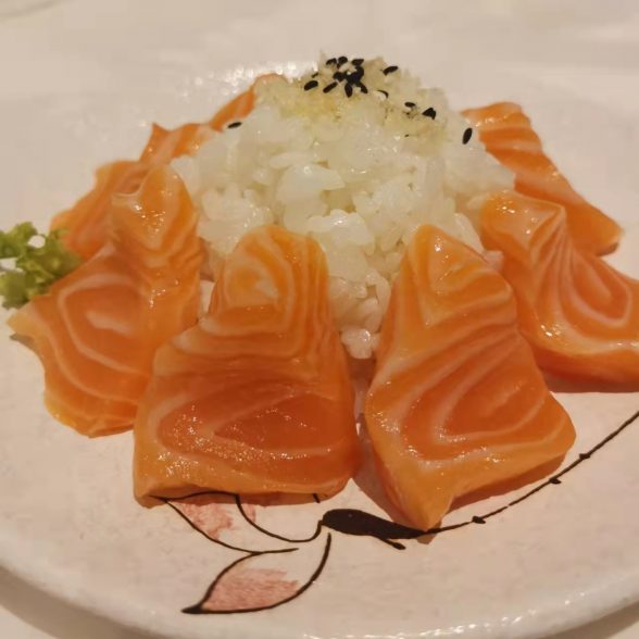 324. chirashi salmone