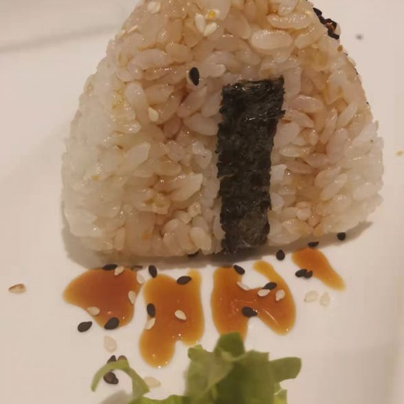 337. onighiri salmone